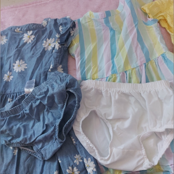 Bundle of 3 dresses 2t/24M - Picture 7 of 7